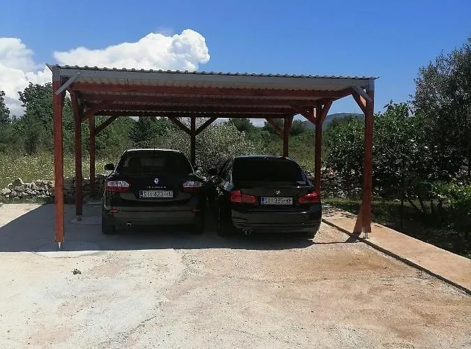 Lana דירה לוזובאק